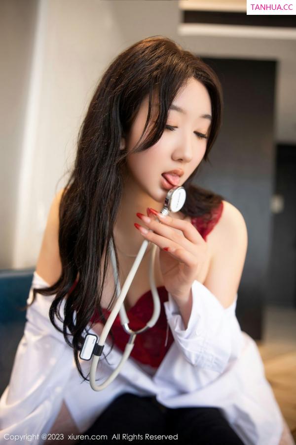 江真真  [XiuRen]高清写真图 2023.01.13 No.6130 江真真 护士服美臀第34张图片